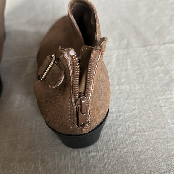Brown zipper ‎ ankle boots by Me Too - Picture 4 of 5